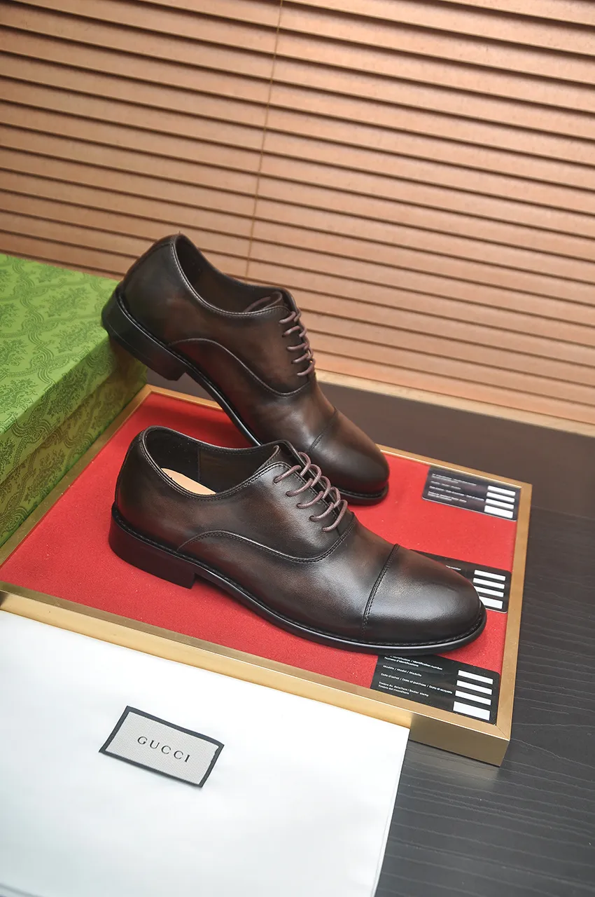 Men's shoes 💰580💶 Brand: GUCCI (Gucci) Standard code: Men's code 38/44 (45 can be customized) Grade: Same as the official website Original quality Material: Original cowhide Water-dyed cowhide lining Original rubber outsole Style category: Men's fashionable casual leather shoes Distinguished big-name luxury elements Top luxury Color: Actual picture